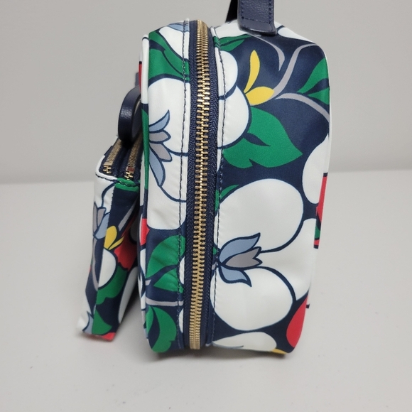 Kate Spade Dawn Breezy Floral Travel Cosmetic Case And Double Zip Wrislet. - Picture 4 of 14